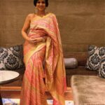Mandira Bedi Instagram - Hosted a lovely, warm evening of events for #zee in the cold climes of #noida !! . Wore a stunning saree by @sacredweaves .. thank you @entertainmenttleo9 for facilitating this 🙏🏽❤️ #saree #sareelove #aboutyesterday