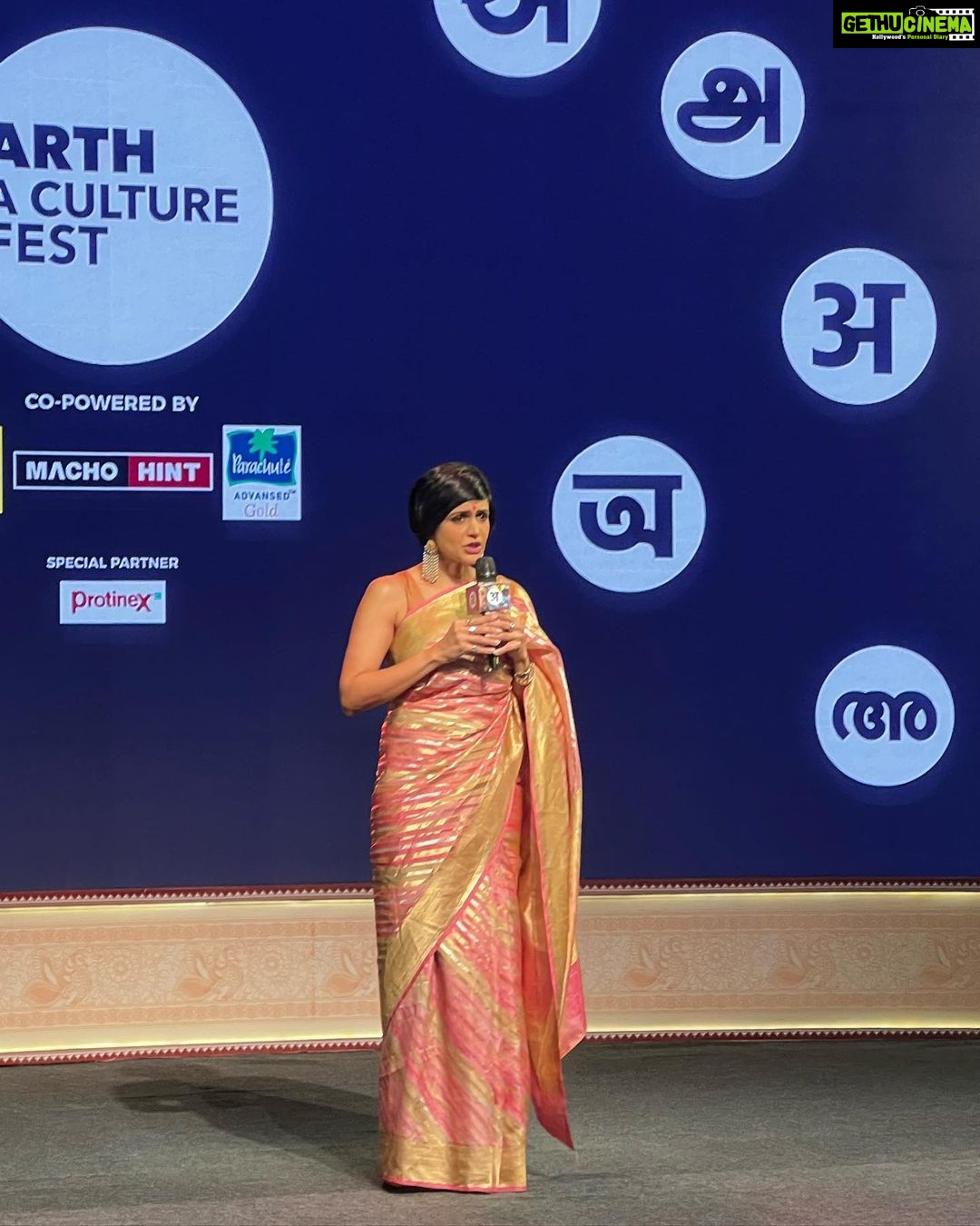 Mandira Bedi Instagram - Hosted a lovely, warm evening of events for #zee in the cold climes of #noida !! . Wore a stunning saree by @sacredweaves .. thank you @entertainmenttleo9 for facilitating this ππ½β€οΈ #saree #sareelove #aboutyesterday