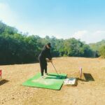 Manisha Koirala Instagram - Back on #golfcourse .. value of the routine; trusting your swing 😁😜 @gokarna_forest_resort Gokarna Forest Golf Resort