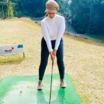 Manisha Koirala Instagram - Practicing my swing #golf Gokarna Forest Golf Resort