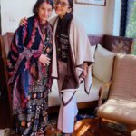 Manisha Koirala Instagram - I m blessed to have my gorgeous mom .. she is my teacher,my friend and my Syano Baccha ..it’s true when they say heaven is where your parents are..I love them to the moon n back ❤️❤️❤️ #grateful #mom #family