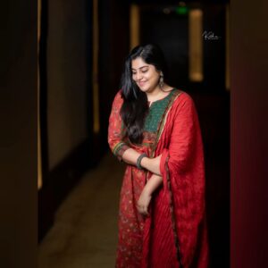 Manjima Mohan Instagram - 🍓 Styled by: @nikhitaniranjan Outfit: @sampada.india Jewellery: @sangeetaboochra 📸: @they_call_me_keshu #firpromotions #FIRfromFeb11th