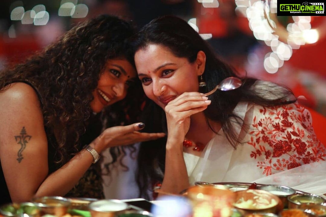 Manju Warrier Instagram - If you love me, I love if you... Happy birthday darling!!! ❤️ @poornimaindrajithofficial