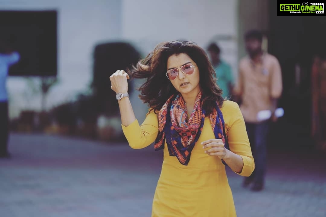 Manju Warrier Instagram - #chathurmukham 📷 @rahulmsathyan