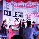 Manju Warrier Instagram - A big hug and thanks to the sweethearts of Thevara Sacred Hearts College for this amazing love and energy showered during the promotions of #PrathiPoovanKozhi! U guys simply rock! ❤️ #sacredheartscollege #PrathiPoovanKozhi