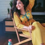 Manju Warrier Instagram - ▫️Stay hydrated ▫️Rest, Reset, Recharge ▫️Know that you are enough 📸 @samyukthavarma ❤️ (who is also seen in the picture 😂)