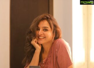 Manju Warrier Instagram - GRATITUDE! Overwhelmed and touched by all the love, blessings and wishes that are still pouring in on me today. Much and more love back to each one of you! ❤️ Pictures clicked with love by @rajeevanfrancis 😊