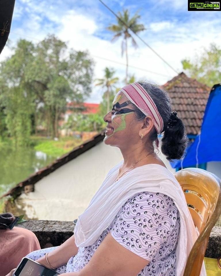 Manju Warrier Instagram - അമ്മ ❤️ My biggest strength is that I'm a little piece of you. Proud of you Amma!!! @madhavangirija Thank you for the pictures @upasanamakati 🤗