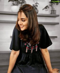 Manju Warrier Instagram - Make someone smile everyday, but never forget you are someone too! 😊 📸 @bineeshchandra