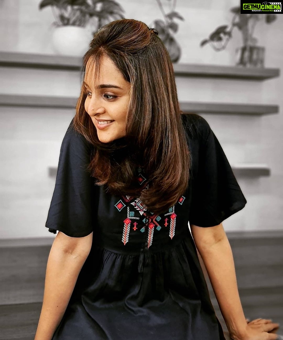 Manju Warrier Instagram - Make someone smile everyday, but never forget you are someone too! 😊 📸 @bineeshchandra