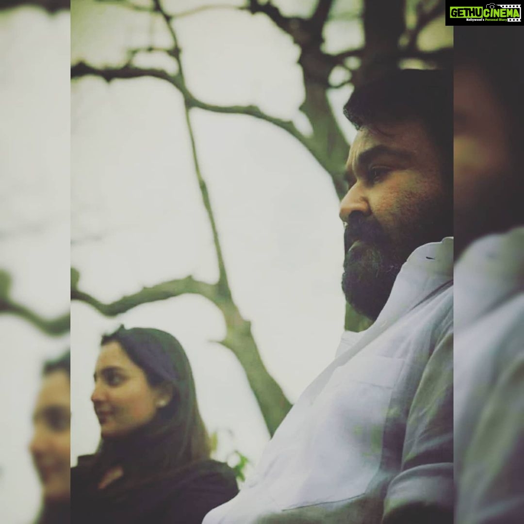 Manju Warrier Instagram - ജന്മദിനാശംസകൾ ലാലേട്ടാ! പുഴയ്ക്ക് പ്രായമില്ല. ഇനിയും ഞങ്ങളെ ആനന്ദിപ്പിച്ച് ഒഴുകിക്കൊണ്ടേയിരിക്കുക! നിരന്തരം... ഒരുപാട് കാലം... ❤️@mohanlal