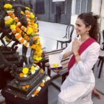 Meenakshi Dixit Instagram – If it’s about celebrating love…
I do it when I dance 
I do it when I Act
I do it when I sing 
I do it when I cook 
I do it when I design 
I celebrate love everytime I am creative❤️✨😇

#happyvalentinesday 

#meenakshidixit #instagram #instagood #love #celebratelife #happiness