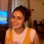 Meenakshi Dixit Instagram – Saturday night! Raat ke 11 baje chilling out with my music ❤️😀

Dil hai chota sa 🎶

@arrahman #roja 
#music #love #meenakshidixit #instagood #reels #reelsinstagram #reeitfeelit #trending Home