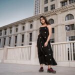 Meera Nandan Instagram - And who am I to blow against the wind? 🖤✨ . 📸 @mahafooz_b . #dubai #dubaiwinds #windy #black #love #positivevibes #allsmiles #happyme #mydubai #windandclouds #dubaifashion #fashionshoot Sheikh Zayed Road