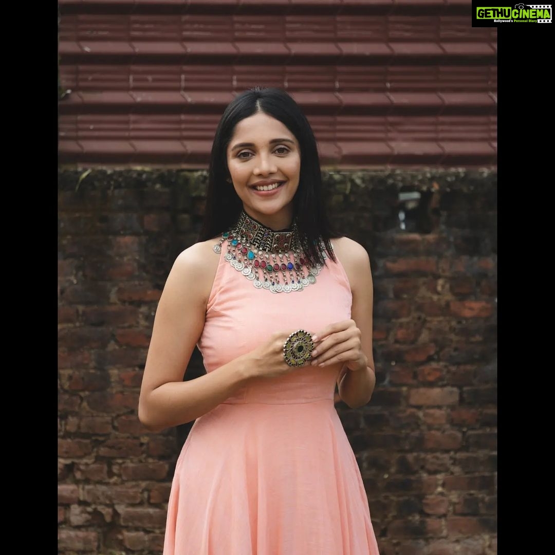 Milana Nagaraj Instagram - Outfit: @kalasthreebytejaswinikranthi Styling: @tejukranthi MUA: @makeup_sachin PC:@mayarthaproductions Assistant Styling : @khushi_jagadisha Accessories: @baublelove