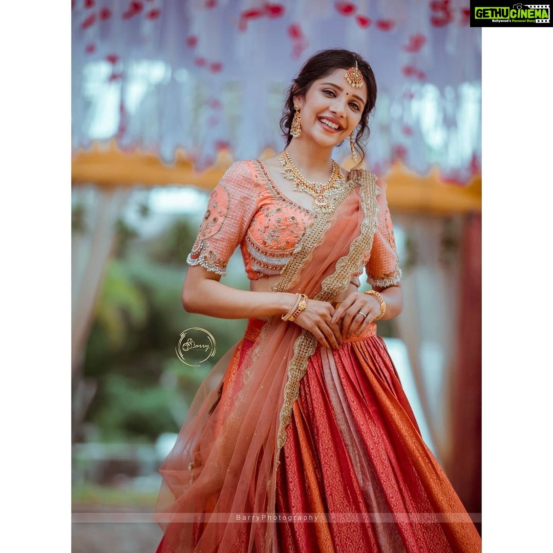 Milana Nagaraj Instagram - Making my heart smile π Credits: @darling_krishnaa π Wearing: @anyracouture MUA: @makeup_sachin Accessories: @bcos_its_silver PC: @barrys.photography #halfsaree #milananagaraj #weddingattire #brotherswedding