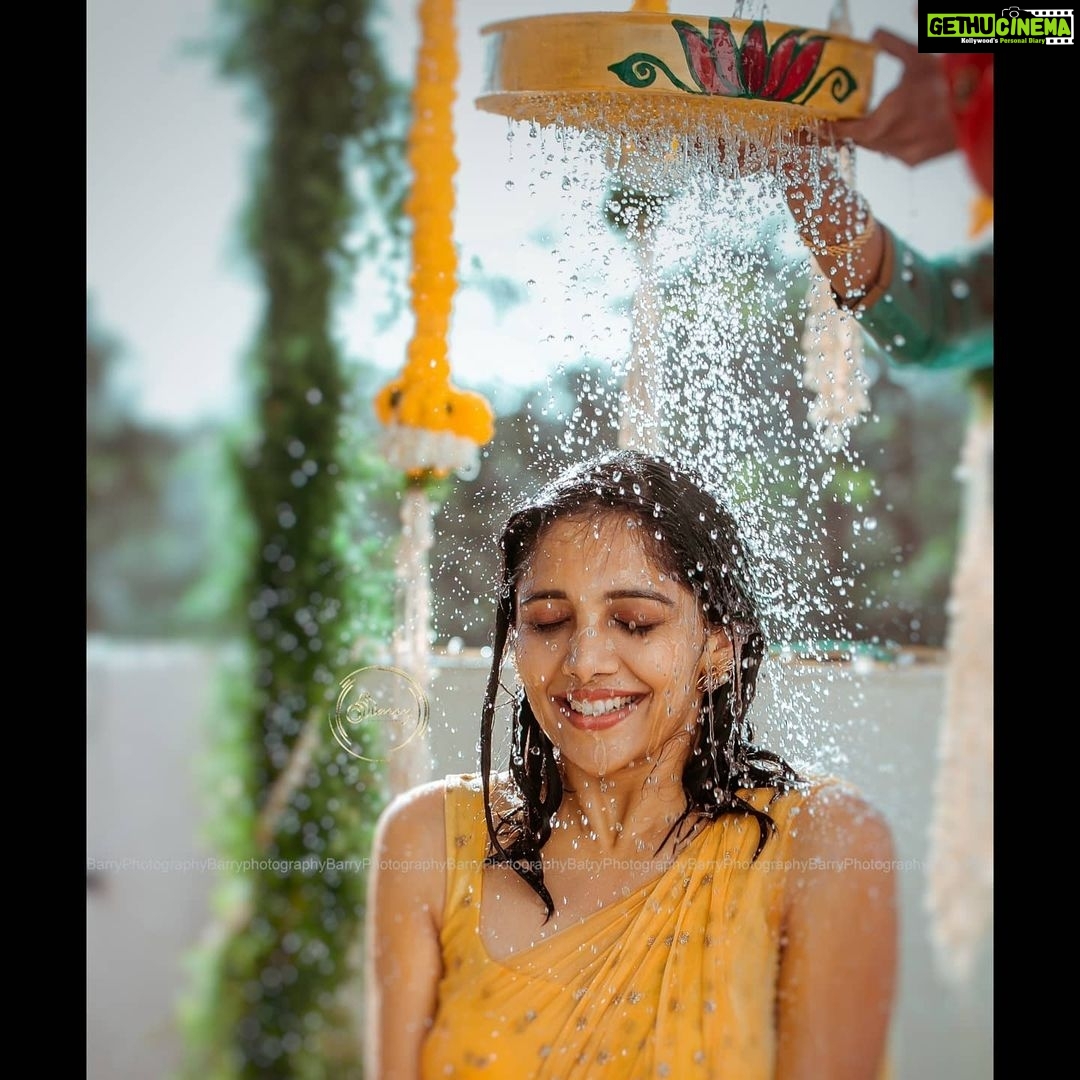 Milana Nagaraj Instagram - Just cos I love these shots by @barrys.photography ! During Arishina shastra๐๐๐