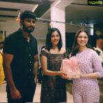 Milana Nagaraj Instagram – So happy to have met you guys!
On the sets of #Guruthundaseethakalam !
You are the sweetest @tamannaahspeaks ❤️