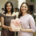 Milana Nagaraj Instagram – So happy to have met you guys!
On the sets of #Guruthundaseethakalam !
You are the sweetest @tamannaahspeaks ❤️