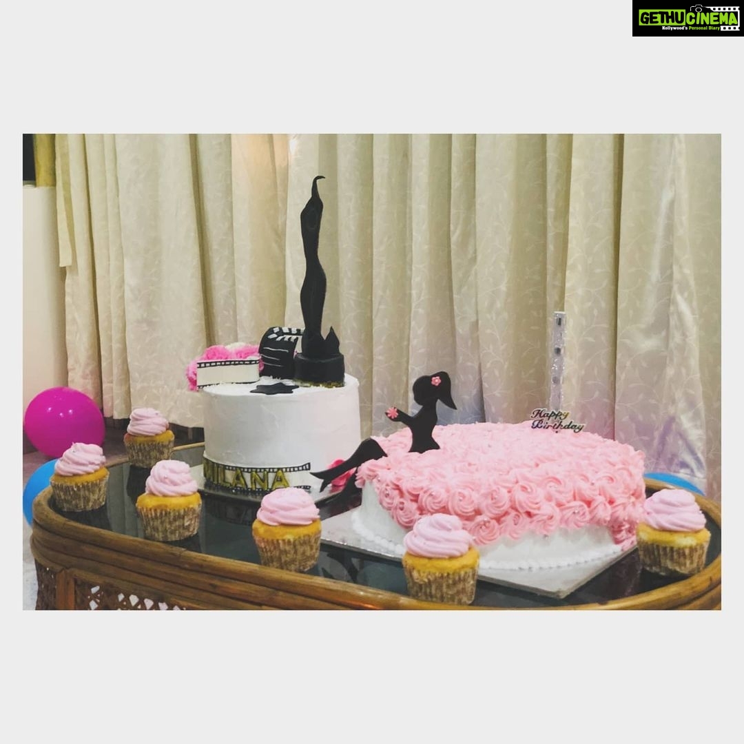 Milana Nagaraj Instagram - My birthday cakes as beautiful as my fam♥️ Love you guys♥️ @darling_krishnaa @nidhi__ramesh @jag_zzz_ @hrishik_gowda @siri_ramesh_ @sumansandesh2011 @tejas_k_kumar