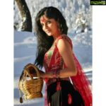 Milana Nagaraj Instagram - Throwback to 2013!! #DebutFilm #NamDuniyaNamStyle While I was shooting for my first ever slo-mo song in Kashmir! Literally witnessing heaven on earth.