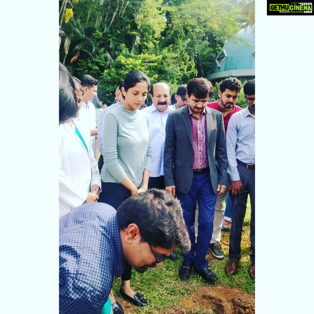 Milana Nagaraj Instagram - Nature serves our need, not our greed- Gandhiji. Time to give back to nature..... #StartPlanting #SaveWater #AvoidUsingPlastics!! Honored to be Chief guest for #Worldenvironmentalday at #Kidwaiinstituteofoncology.