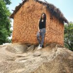 Milana Nagaraj Instagram - History behind this #Hut.. This is where #Dr.Sudarshan lived a few years ago... who is a tribal activist.. His contribution in helping #ForestDwellingTribes... #Schools #Hospital... #TrulyInspiring.... You can just visit this place on a weekend in case u get curious about the tribes and tribal culture... Last but not the least their #Music and #Dance is sooo good!!! #Newexperiences #Travel #GetToKnowTheNewWorld.. Gorukana B R Hills