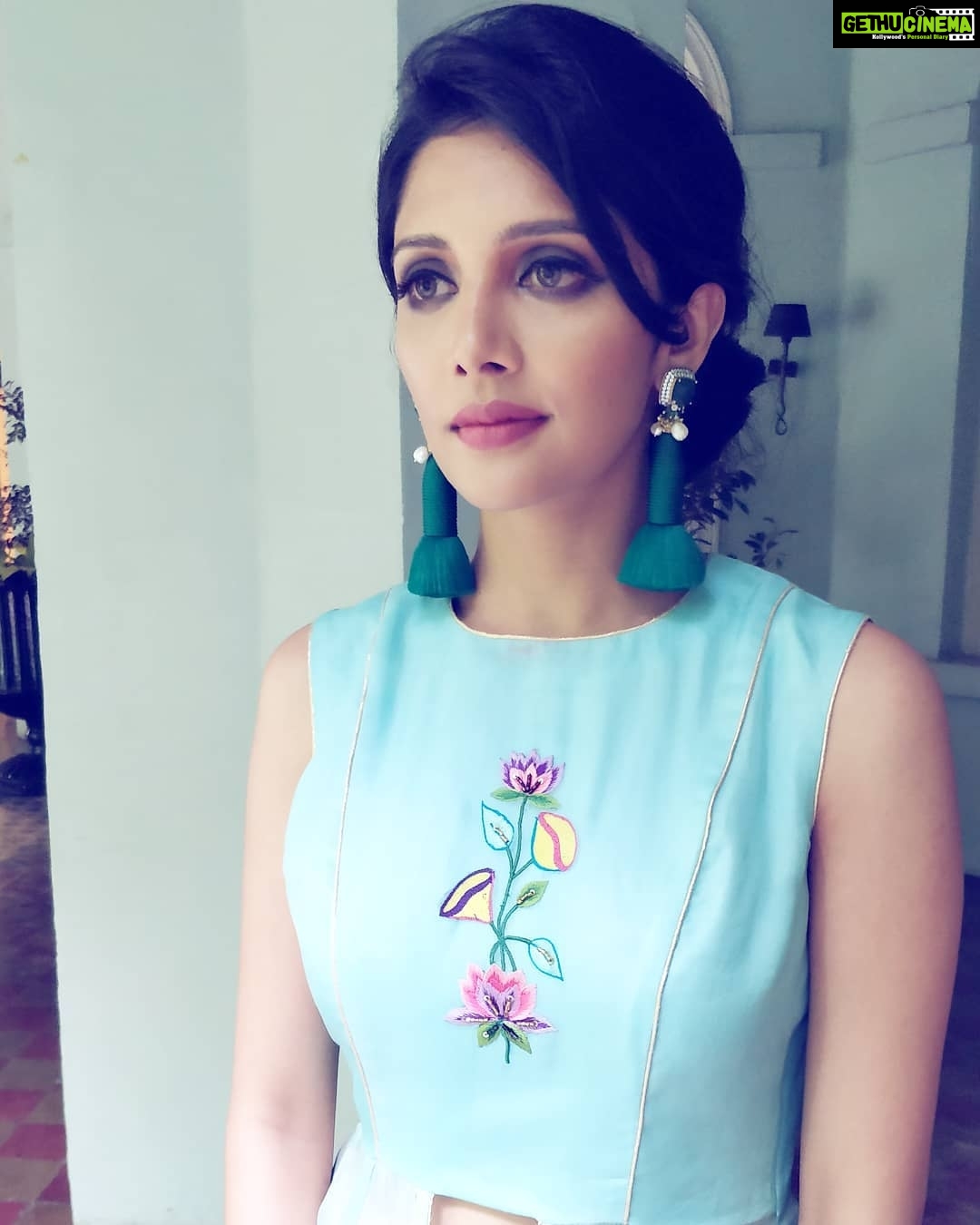 Milana Nagaraj Instagram - ColorBlue... It's a Feeling💙 Outfit: @priyal_bhardwaj Styling: @vaishaliashik MUA: @sabrina_suhail And much love to @kruthigwd 😘 Taj West End, Bengaluru