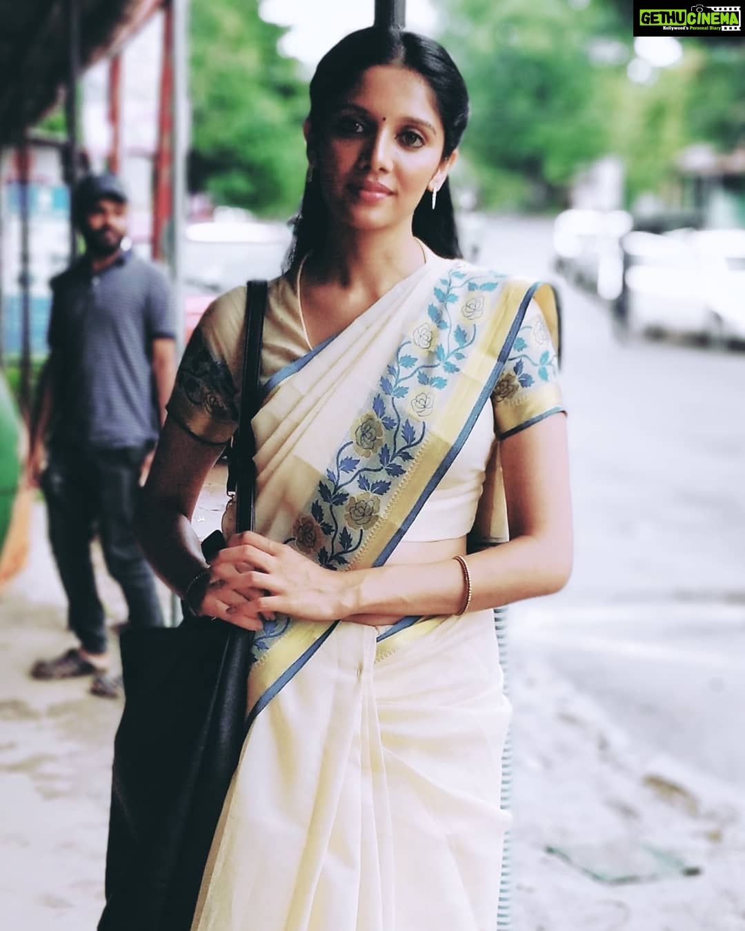 Milana Nagaraj Instagram - I wished to become a teacher when I was in school and here I am now... Teacher for a day! #ActorsLife...