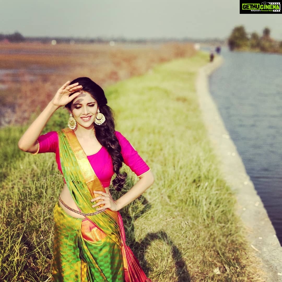 Milana Nagaraj Instagram - And that's candid.... Welcoming #Summer2018!! #InBtwShot #Kochi #EmmanuelSilks #TvCommercial!