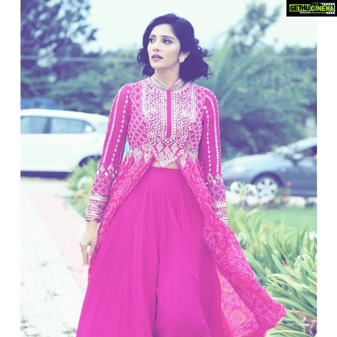 Milana Nagaraj Instagram - Styling : @tejukranthi Wearing: @anyracouture MUA: @makeup_sachin #milananagaraj #DarlingKrishna