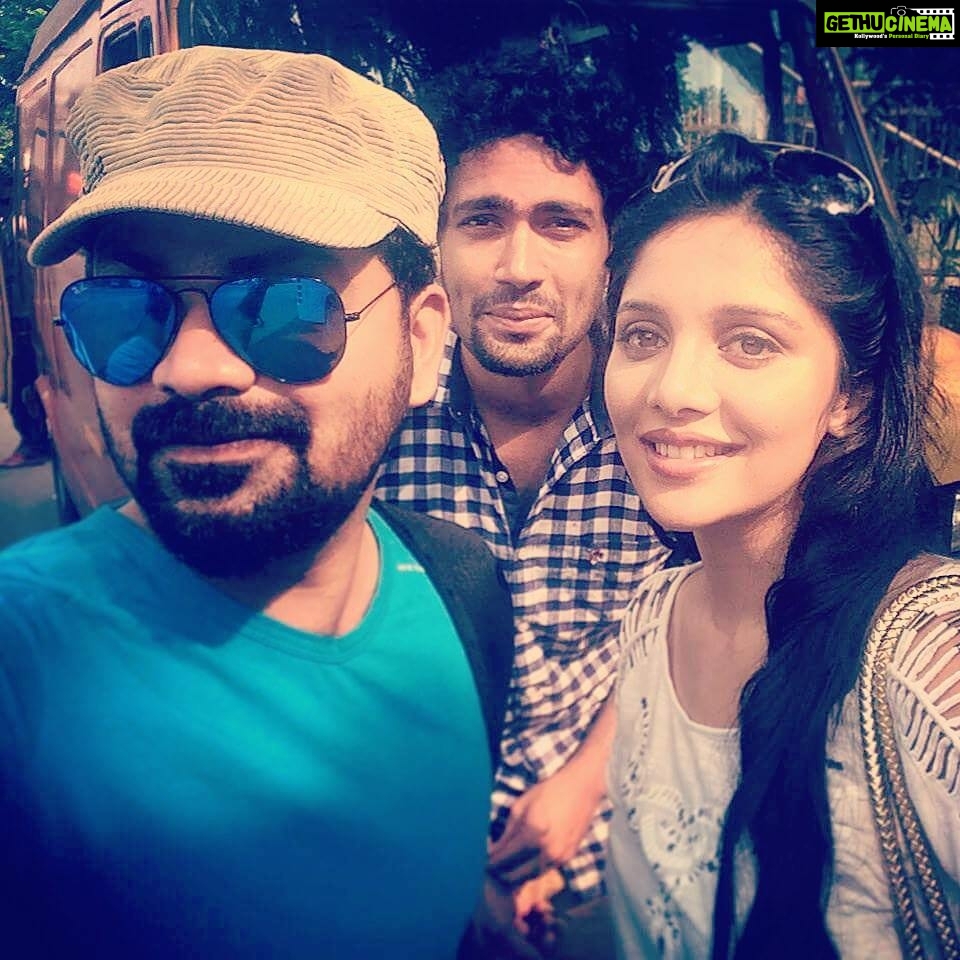Milana Nagaraj Instagram - #Avaruderavukal..with #VinayFort #Anand @Kochi 😃😃