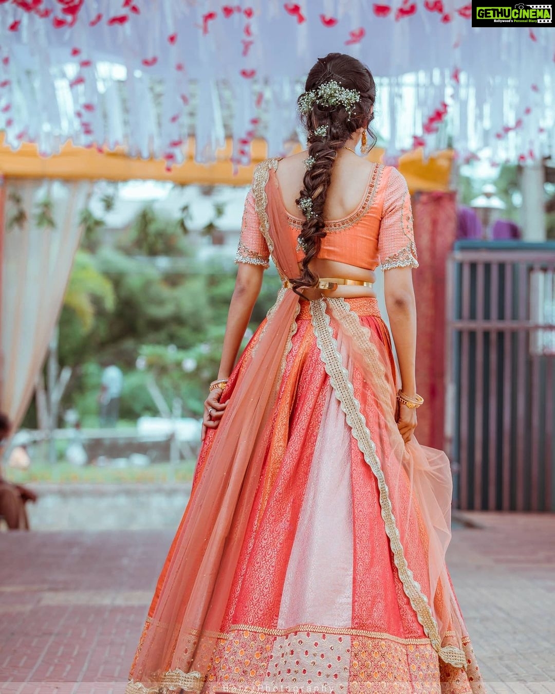Milana Nagaraj Instagram - Waiting to greet my ❤️ Styling: @tejukranthi Outfit: @anyracouture Hairdo: @makeup_sachin PC :@barrys.photography #halfsaree #milananagaraj #weddingattire #brotherswedding #hairdoforwedding