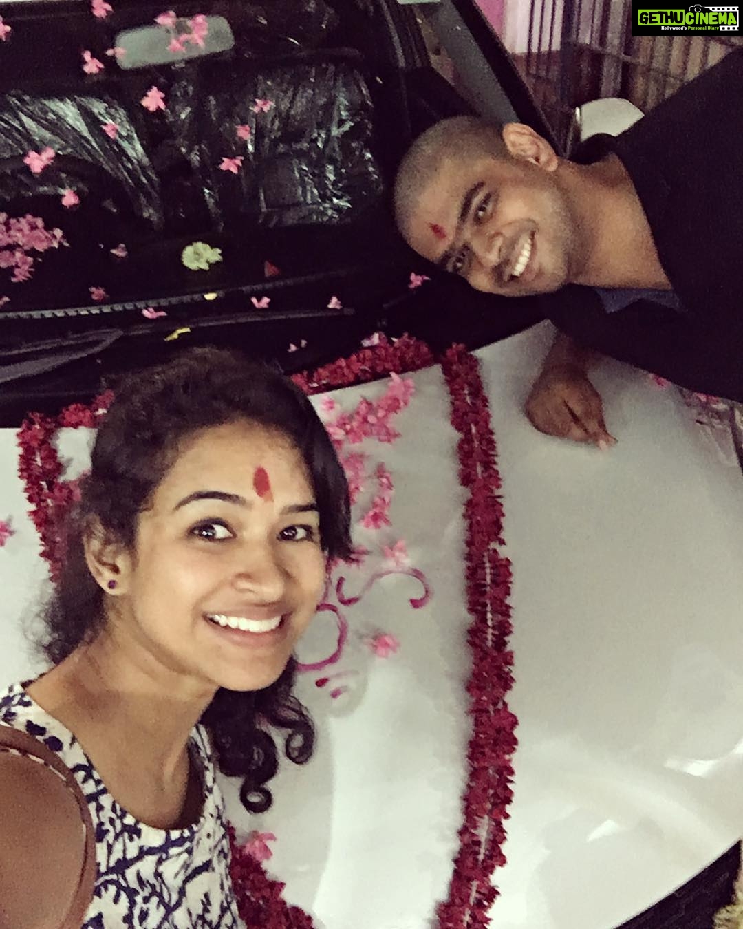 Misha Ghoshal Instagram - Happy faces for my new love ❤️ my very 1st own new car 😍 with my best frn, driving teacher nd guide 😁 #frnzforever @being_ridhun