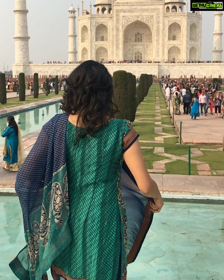 Misha Ghoshal Instagram - Slo-mo love ❤️ Taj Mahal