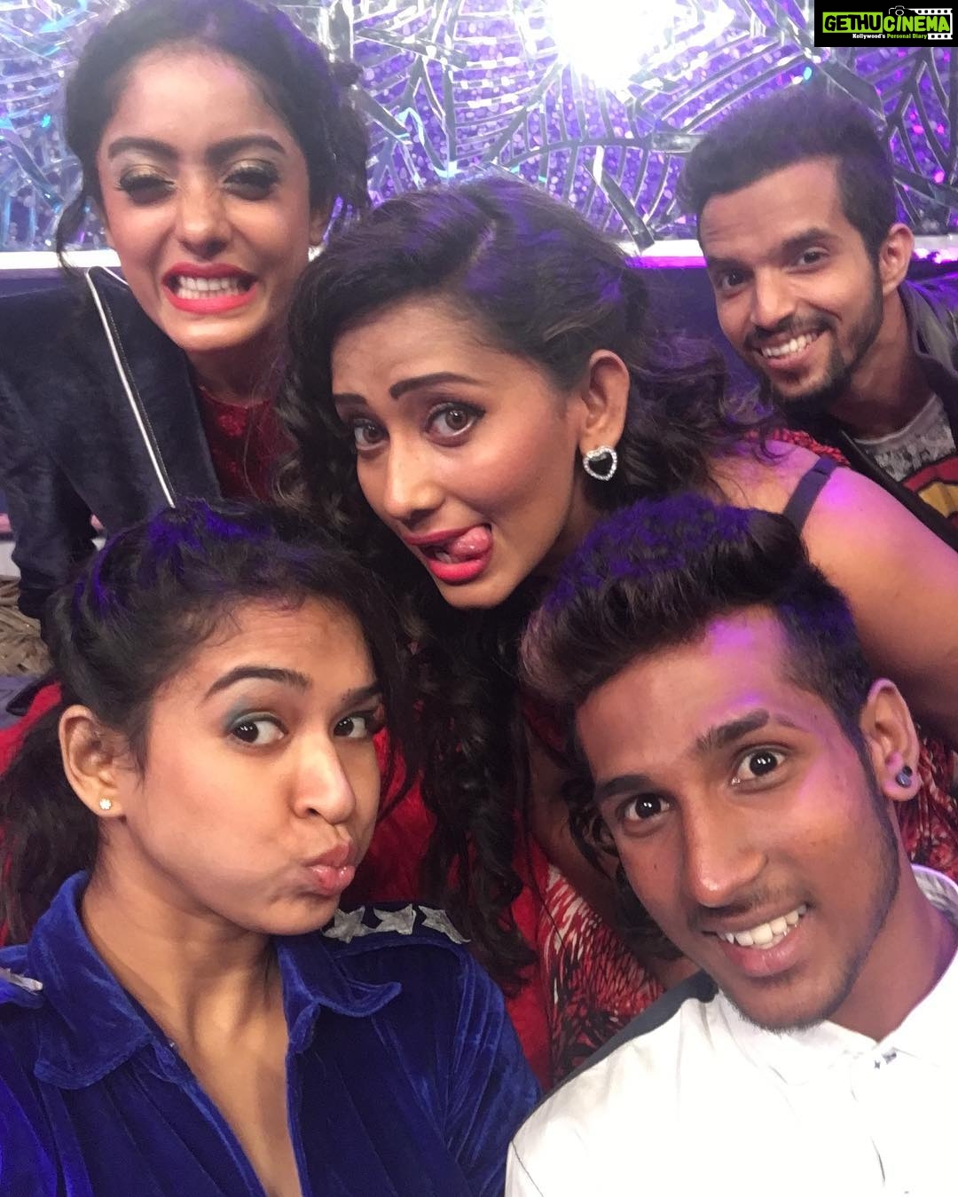 Misha Ghoshal Instagram - For more fun, Watch Dance Jodi Dance from 8pm onwards on Zee Tamil 😬
