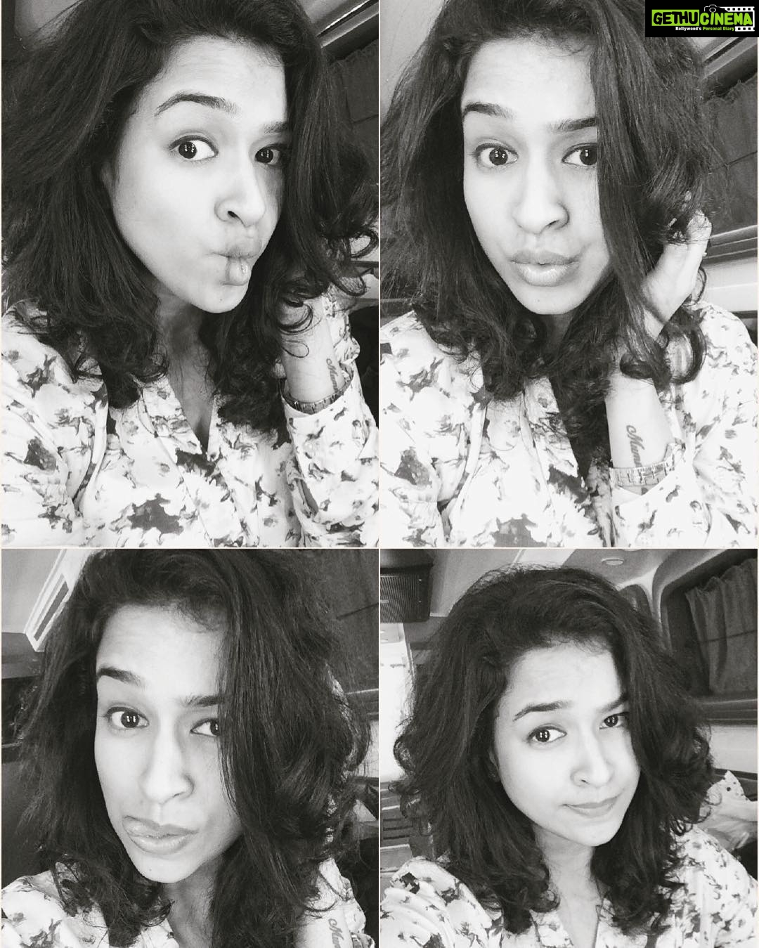 Misha Ghoshal Instagram - Happpyyy Friendship Dayyyy evry1 😁😘❤️ lots of love to all Nd pls do spend a lot of gud time with ur frnz Nd celebrate frnship 😁
