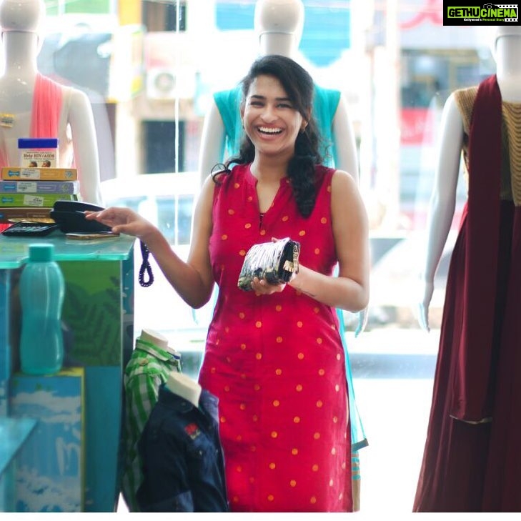 Misha Ghoshal Instagram - No clue y i was laughing so much but being me is being happy 😁 #happyday