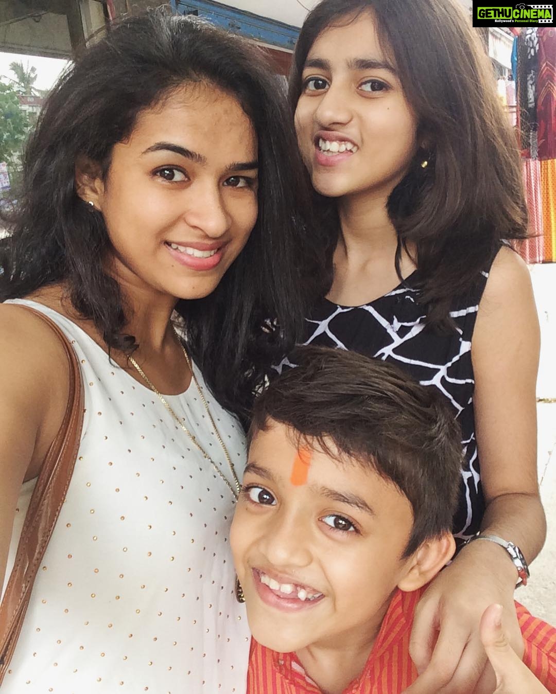 Misha Ghoshal Instagram - Weekend with my lovelyyyyy cousins 😁😁😁