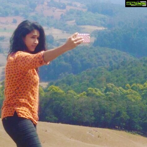 Misha Ghoshal Instagram - At the peak of my selfie madness #blurpic#timepass 😊