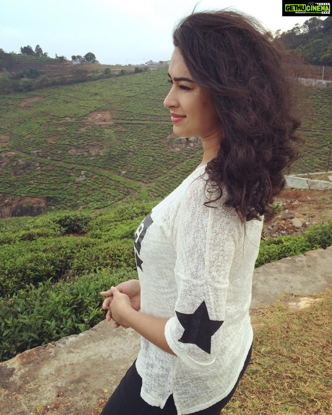 Misha Ghoshal Instagram - #shooting#Ooty#mindblowingclimate 😁