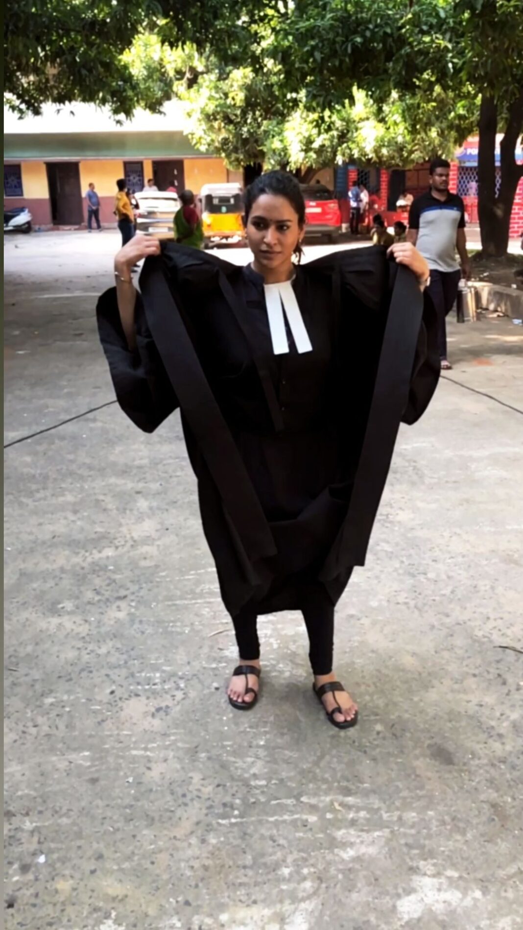 Misha Ghoshal Instagram - Liking the spirit of Yamini, my new avatar as a lawyer in “Yamini B.A.B.L” 😊 are you liking this bold character on me? #reelit #reelitfeelit #mass