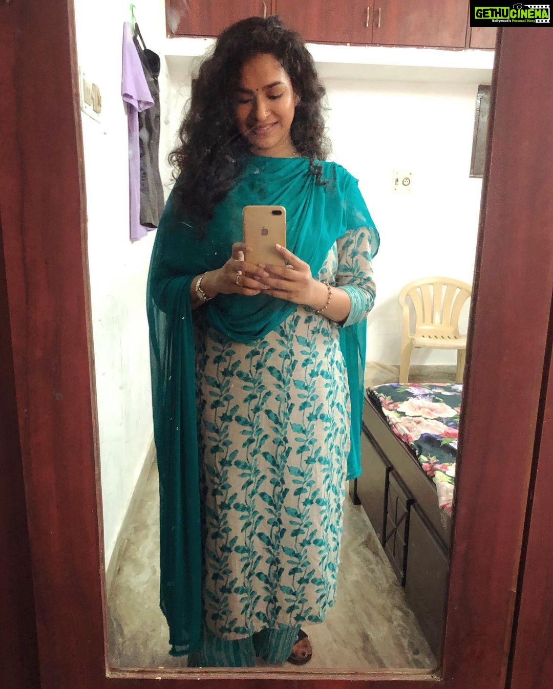 Misha Ghoshal Instagram - Hi from Yamini 😊 #yaminiBABL