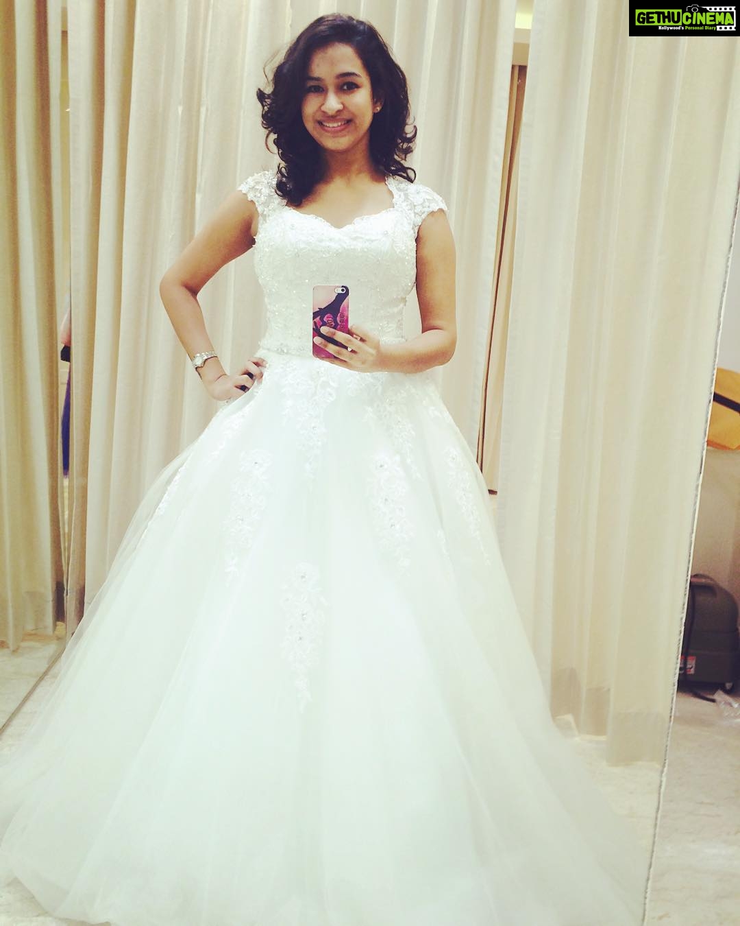 Misha Ghoshal Instagram - #whitesuitsme 😁