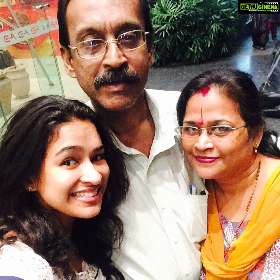 Misha Ghoshal Instagram - My small nd sweet family 😘😍😁