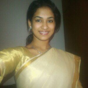 Misha Ghoshal Instagram - Onam Aashamsagal 😁🙏🏼 #oldpic#b4accident#clearface#missingit#hopingtogetitback 😁