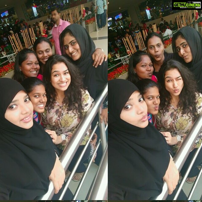 Misha Ghoshal Instagram - #collegefrnz#oldmemories#frnzforever 😁😘