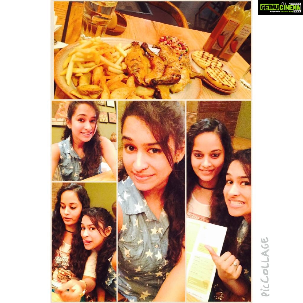 Misha Ghoshal Instagram - #nandos#chicken#yum#foodieeessss#rainyclimate#watmore 😁😘😋