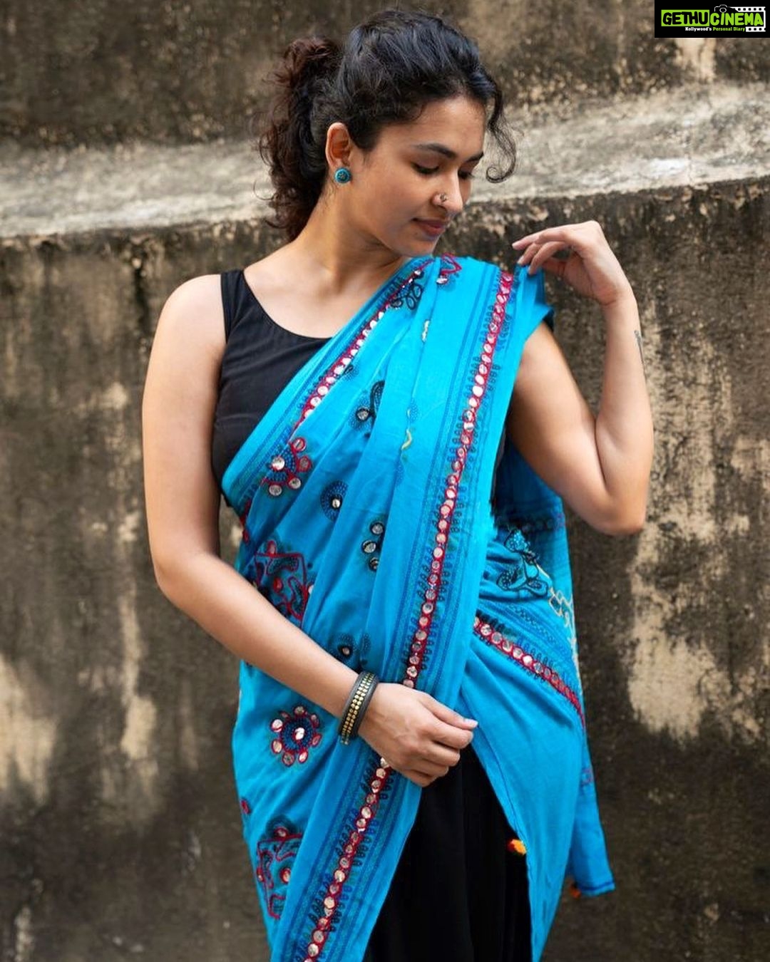 Misha Ghoshal Instagram - Made this dupatta look like a saree and felt like a stylist 😂😂😂 #smallthings #happylife PC: @subramani_somasundaram