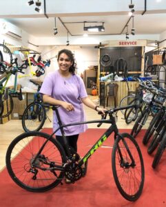 Misha Ghoshal Instagram - Cycling has always been close to my heart since my childhood nd @annanagarcycles made me travel through all those nostalgia ❤️ had a lovely experience there 😊 all u cycle lovers should deff check this place out and visit their page for any further queries 👍🏼
Btw though i likes this a lot, this is not the cycle i bought…stay tuned to see the cycle i bought for myself 🥰 
#nostalgia #new #cycle #bicycle #collaboration #promotion